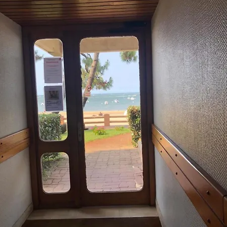 With Balcony In Facing The Pool * ארסשון